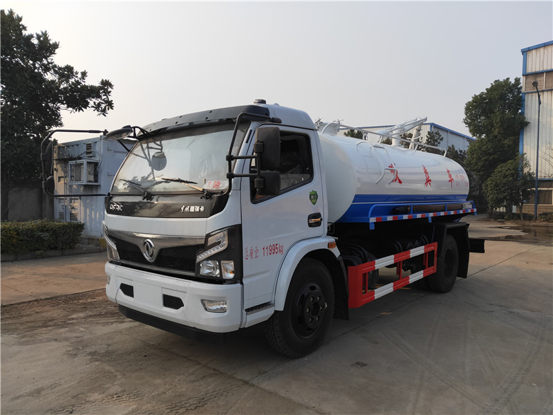 東風牌8方吸糞車