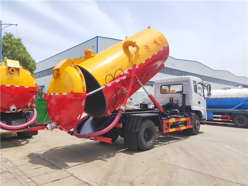 東風牌10方吸污車