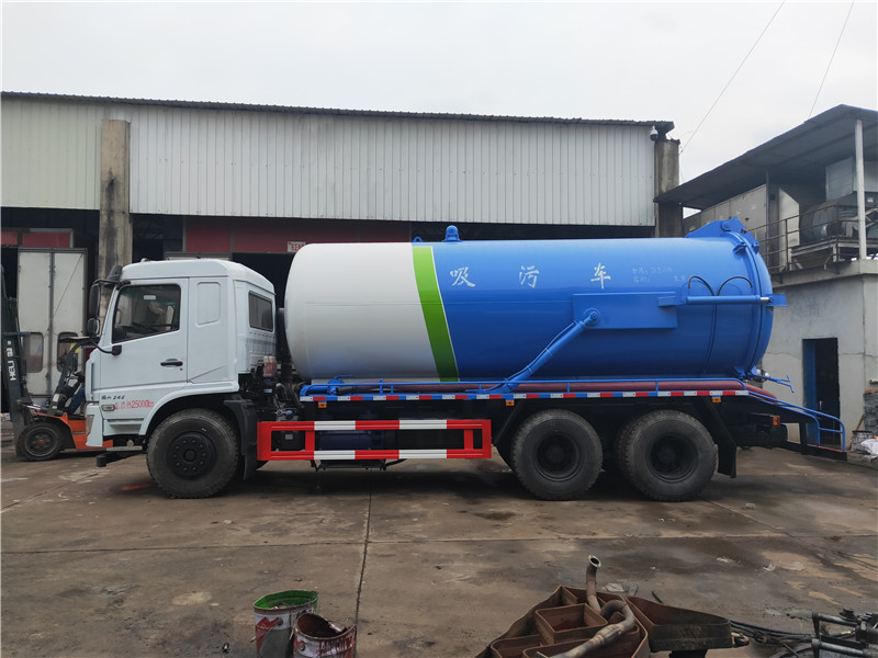 東風后雙橋18方吸污車