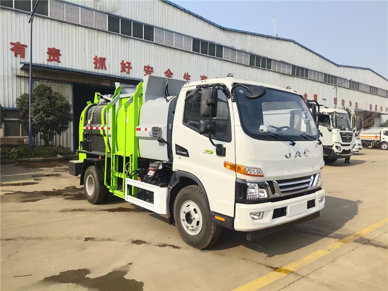 江淮7方餐廚垃圾車(方罐)