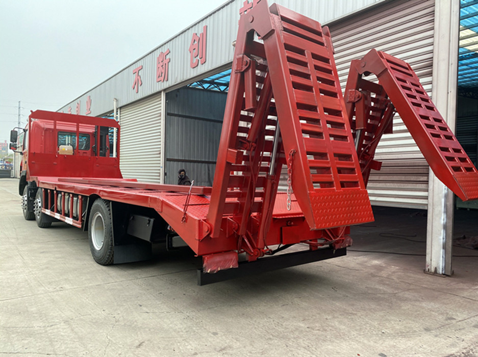 江淮K5X小三軸平板運(yùn)輸車