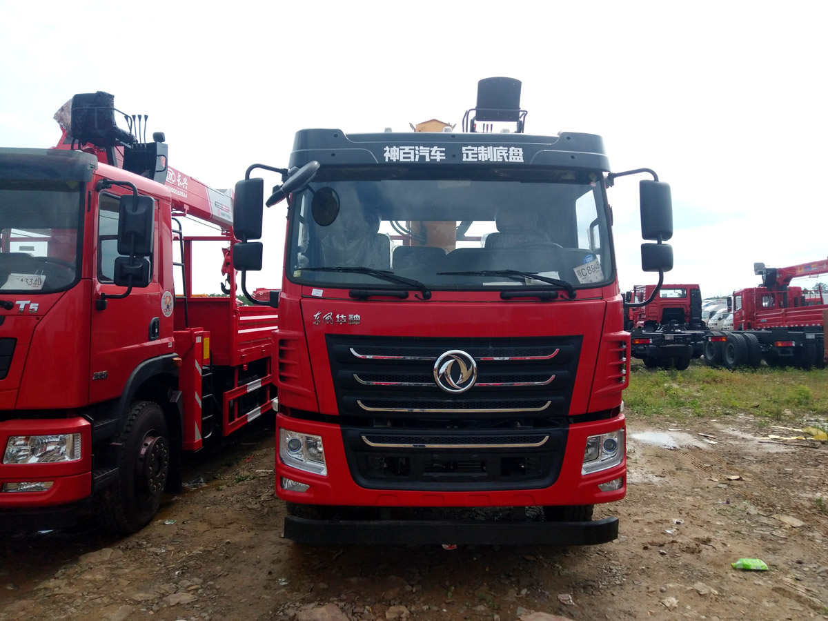 國六東風華神F5徐工8噸直臂隨車吊