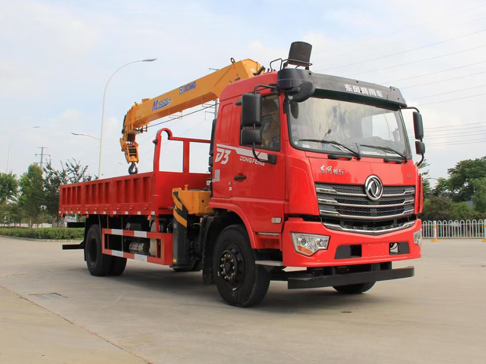 國六東風(fēng)暢行D3徐工8噸隨車吊